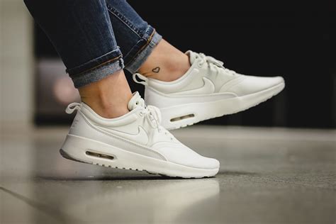 nike air max thea weiß 36.5|Nike: White Air Max Thea Premium Sneakers .